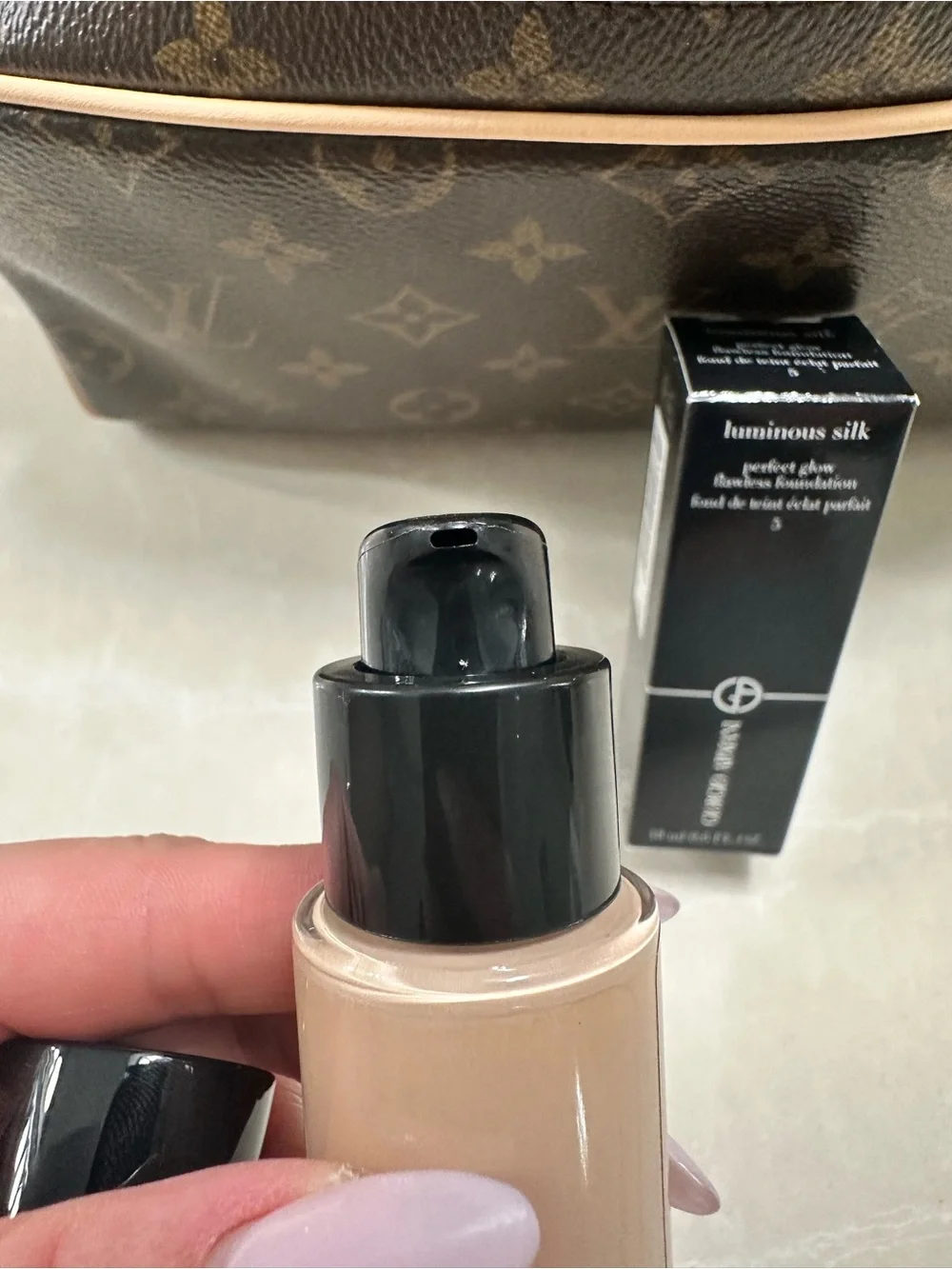 Giorgio Armani Luminous Silk Foundation Shade 5- Light Neutral Pink 18ml